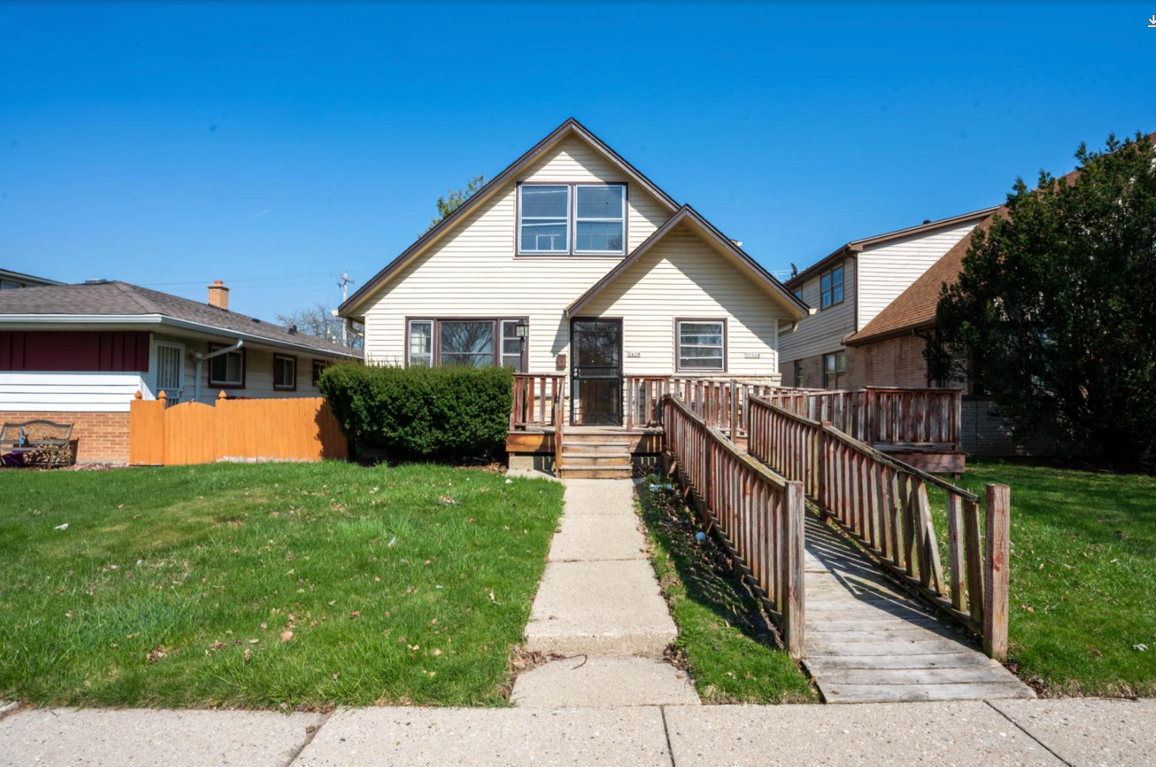 Milwaukee Apartment: 5650A N 97th St