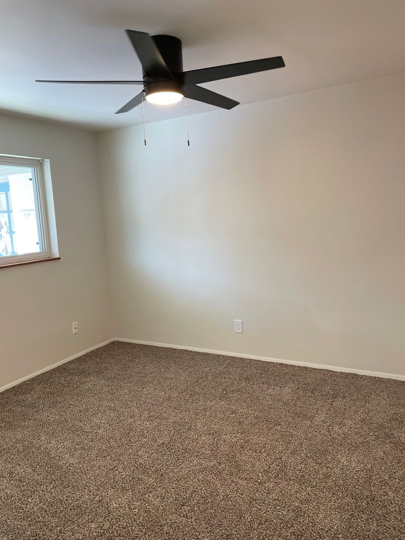 Great 2 Bed 1 Bath Speer/ Country Club 5 of 11