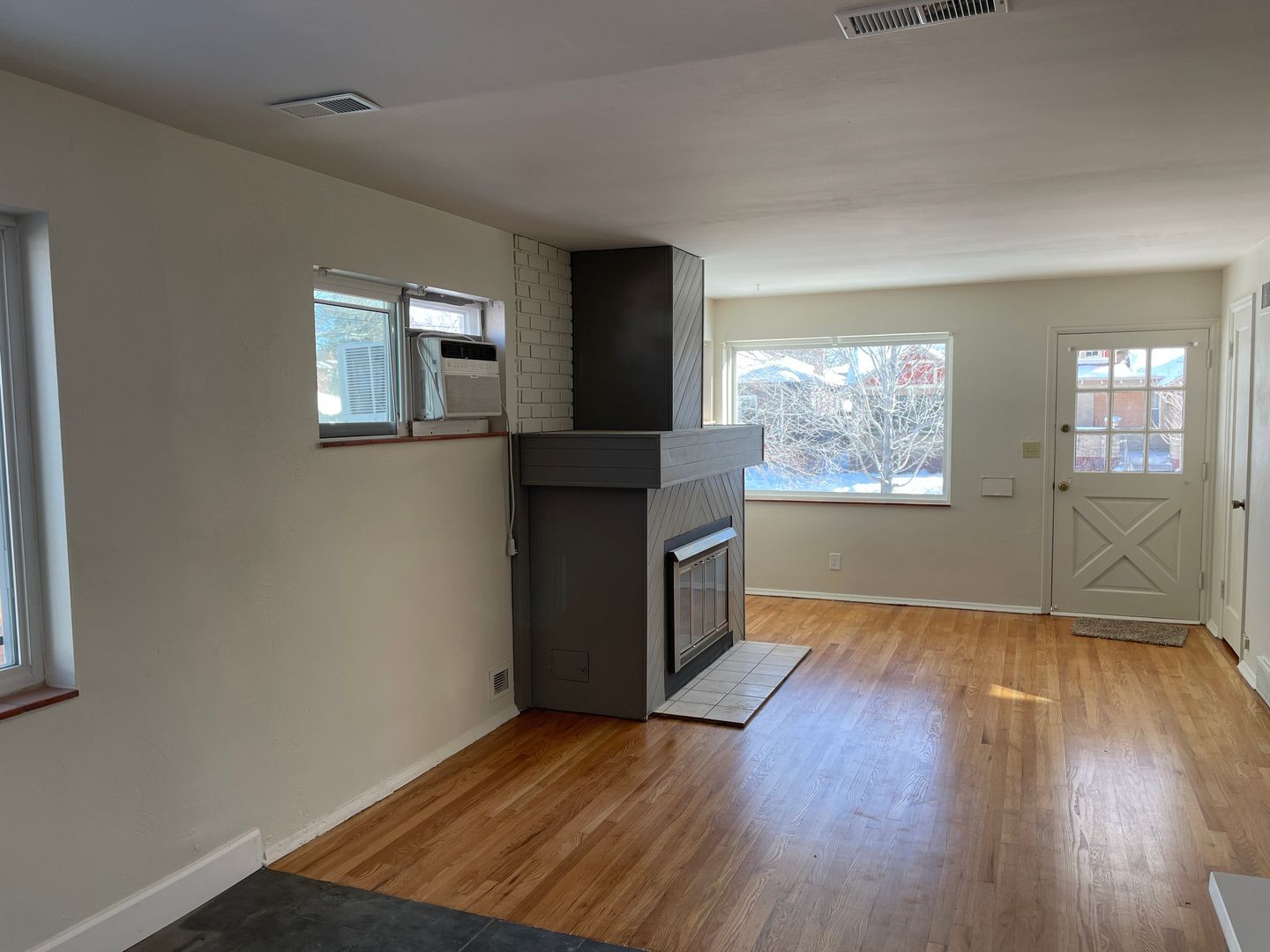 Great 2 Bed 1 Bath Speer/ Country Club 10 of 11