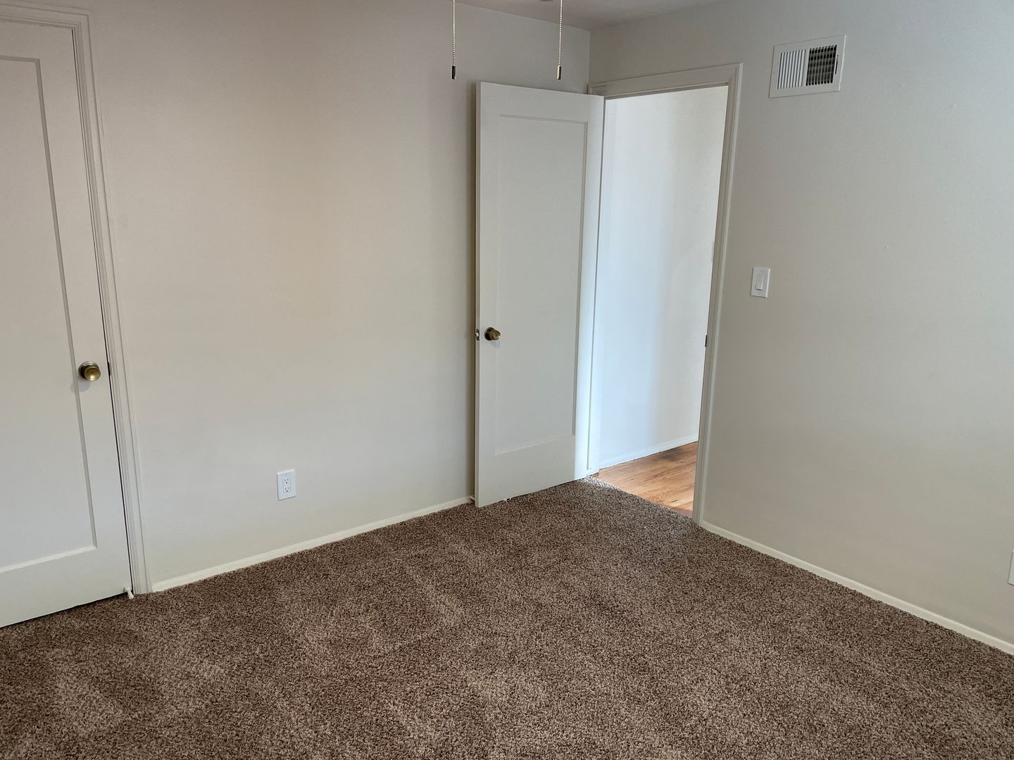 Great 2 Bed 1 Bath Speer/ Country Club 6 of 11