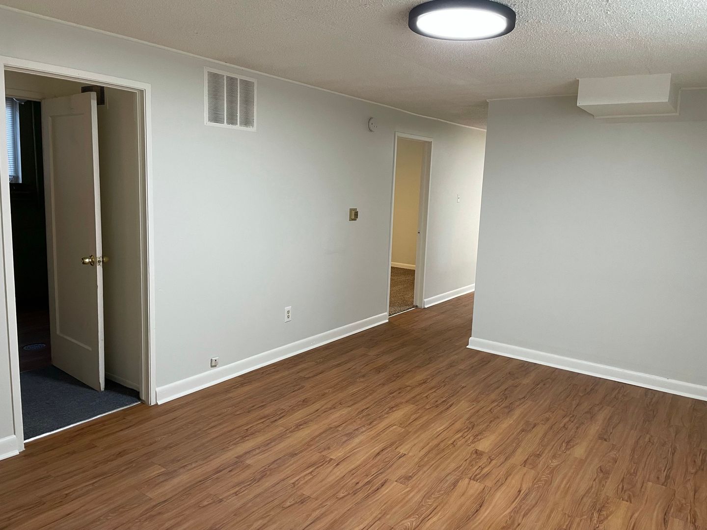 Gov Park 1 bed 1 bath 11 of 11