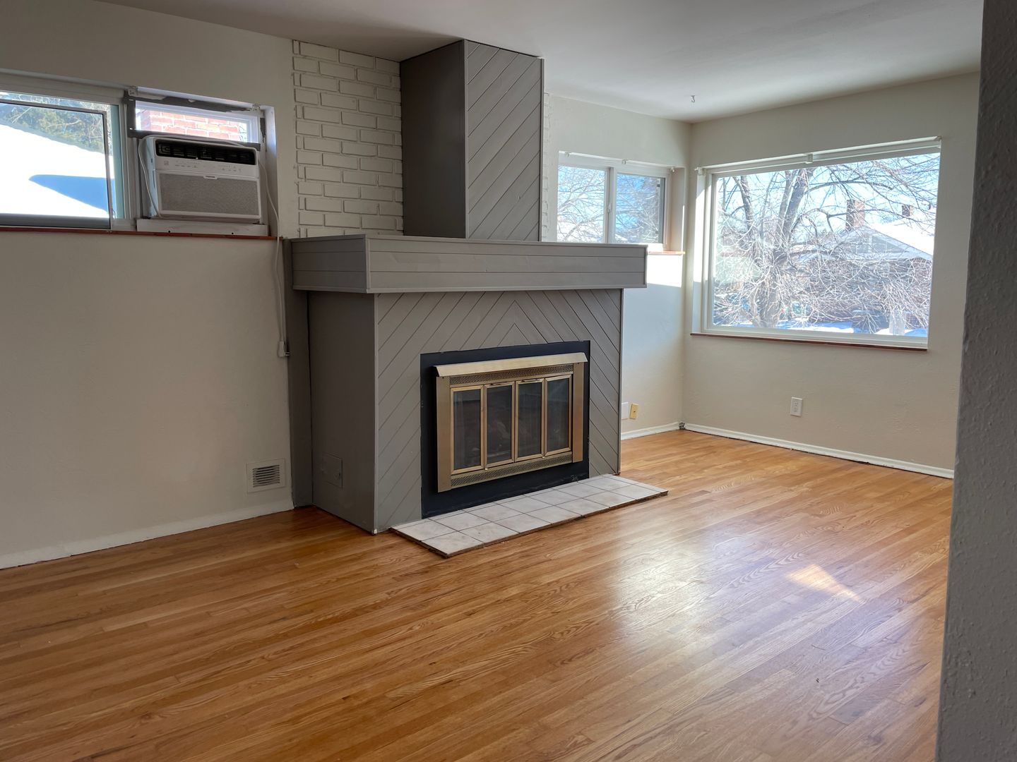 Great 2 Bed 1 Bath Speer/ Country Club 9 of 11