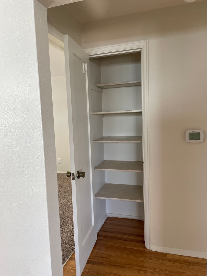 Great 2 Bed 1 Bath Speer/ Country Club 8 of 11