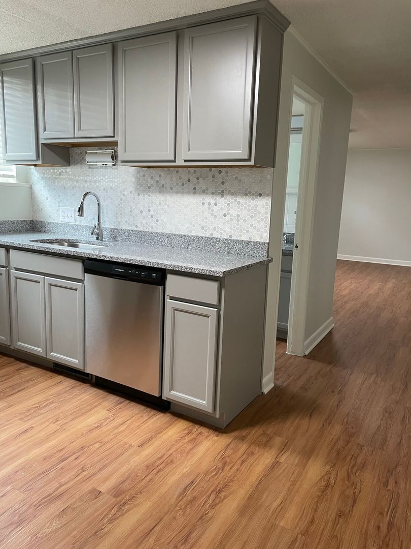 Gov Park 1 bed 1 bath 7 of 11