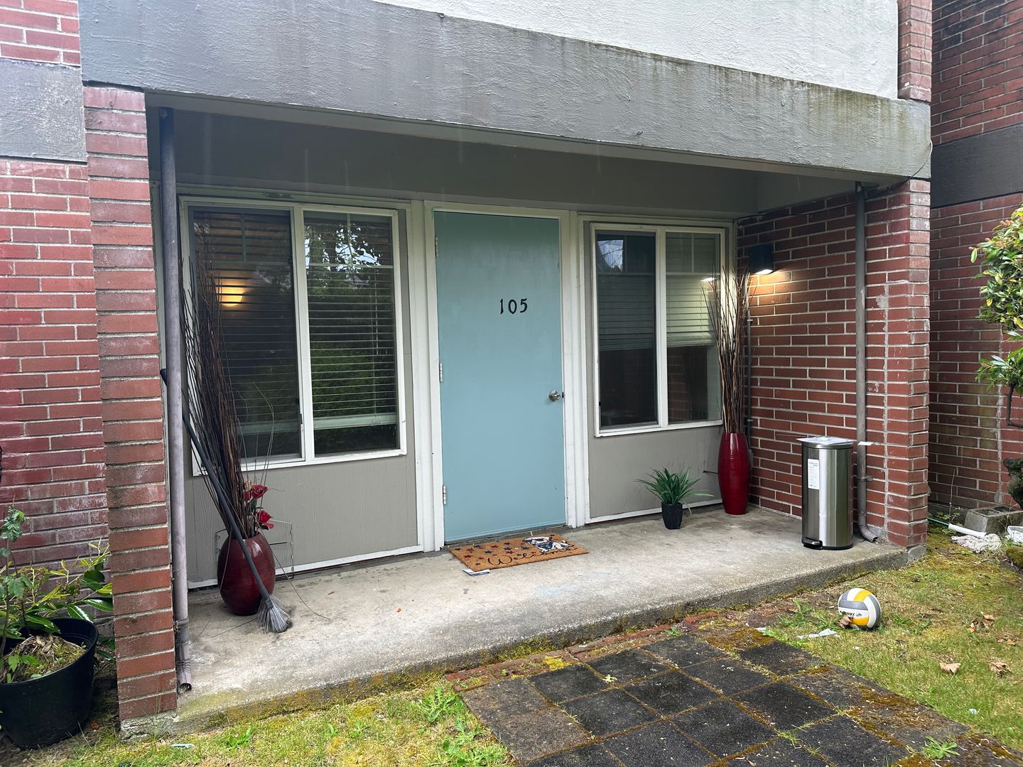 Seattle Apartment: 1717 East Jefferson