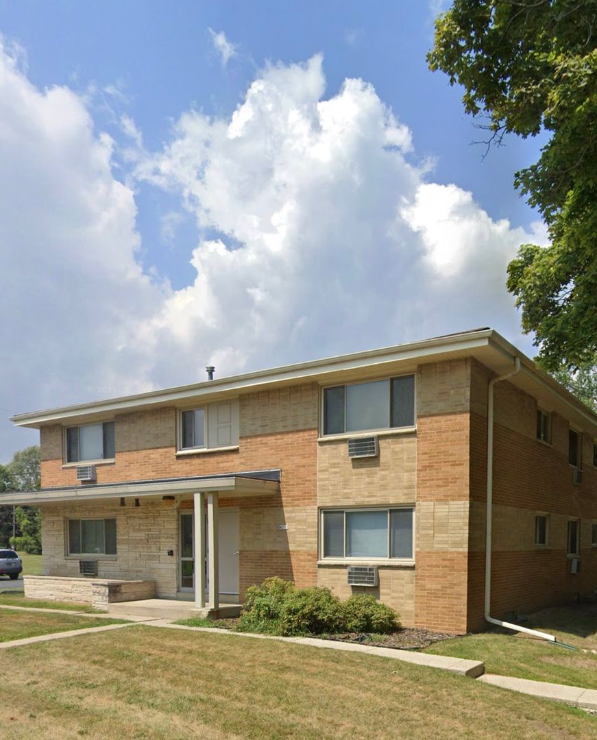 St. Francis Apartment: 4215 S Vermont Ct