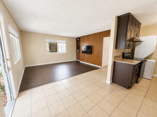 2 Bed / 2 Bath San Diego Home | In-Unit Laundry & Utilities Included – photo 1