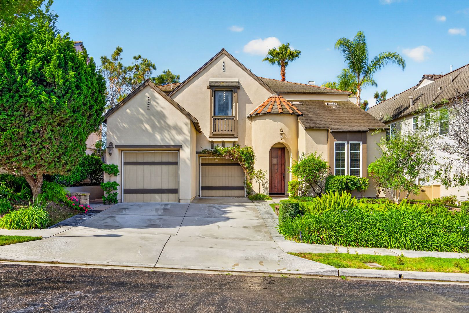 San Diego House: 13720 Rosecroft Way