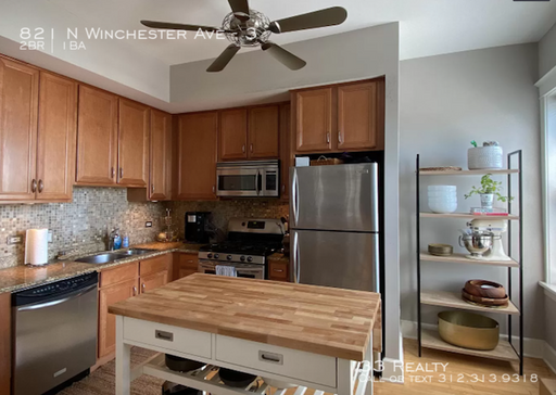 2 Bed in Ukrainian Village – photo 1