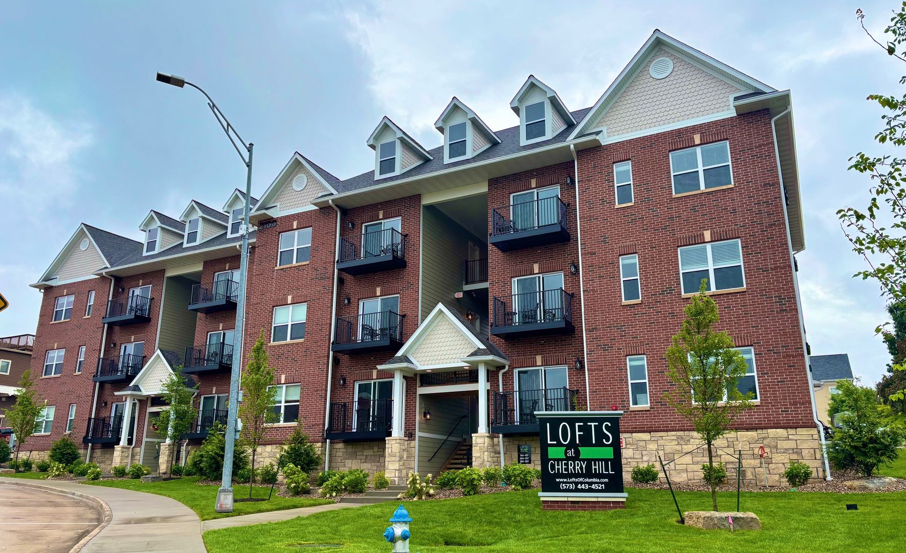 Columbia Apartment: 2100 Corona Rd.