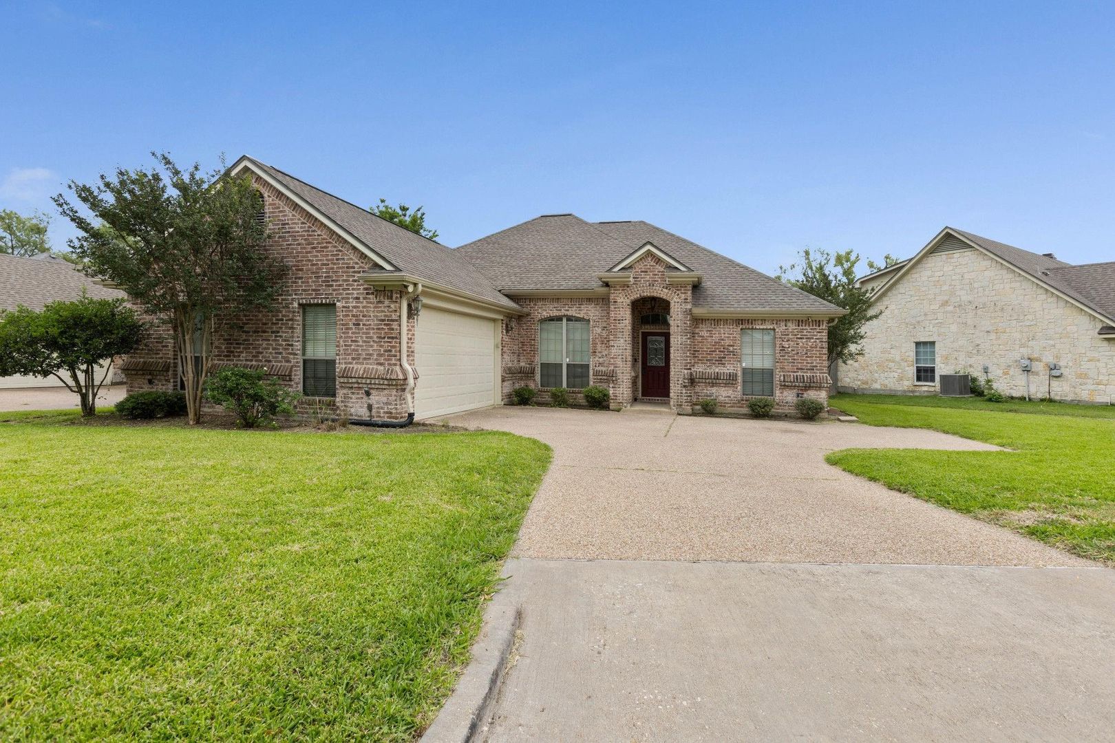 Robinson House: 3148 Lippizan