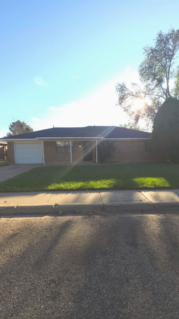 Canyon House: 609 Butterfield Trail