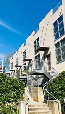 Modern Studio w/ Private Parking – photo 1