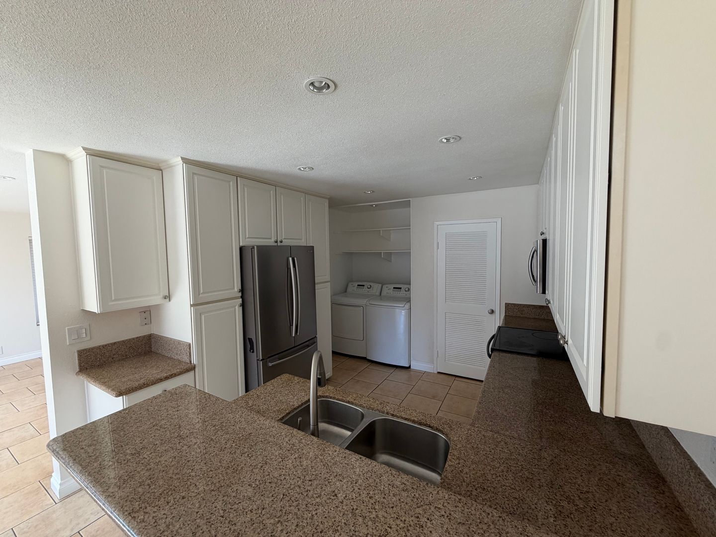 San Diego Townhome: 2428 Adirondack Row #4