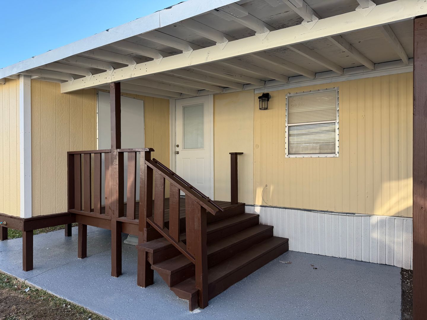 Kissimmee Apartment: 2410 Old Vineland Rd