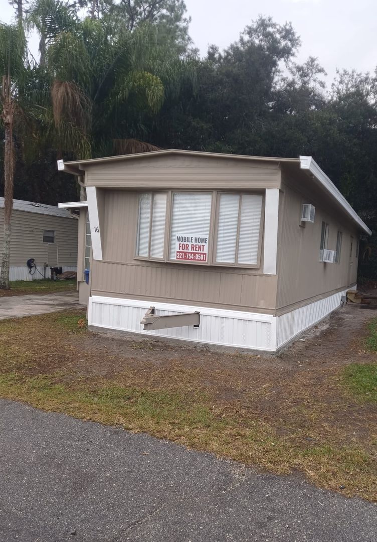 Kissimmee Apartment: 2410 Old Vineland Rd
