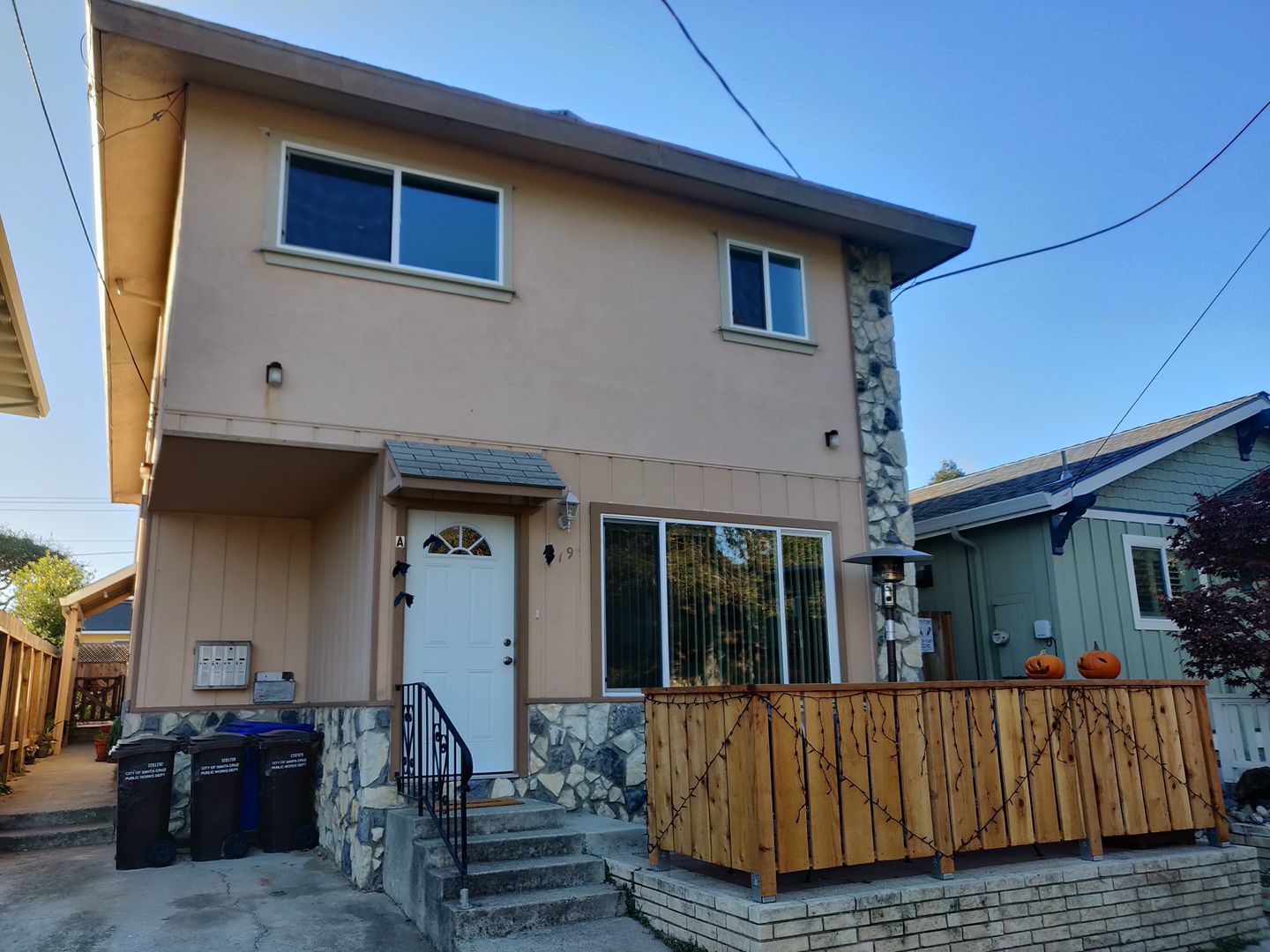 Santa Cruz Apartment: 119 Mountain View Ave
