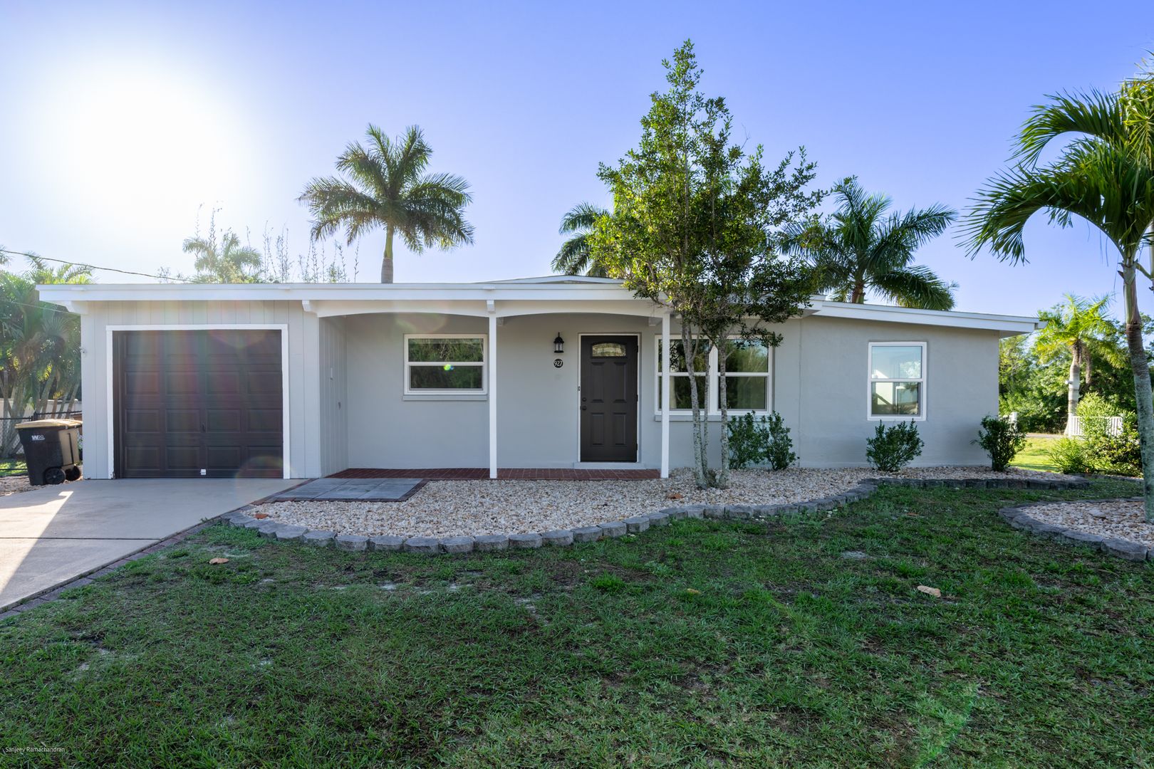 Punta Gorda House: 927 W Olympia Ave