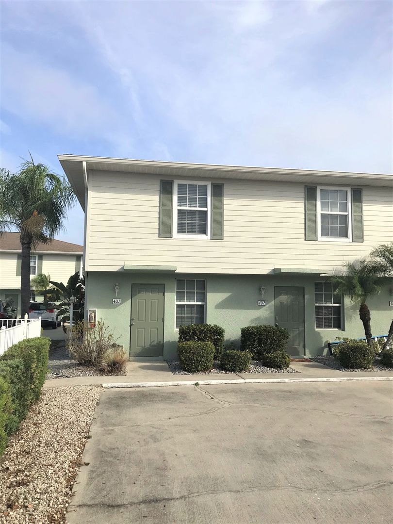 Punta Gorda House: 26386 Nadir Rd. #401