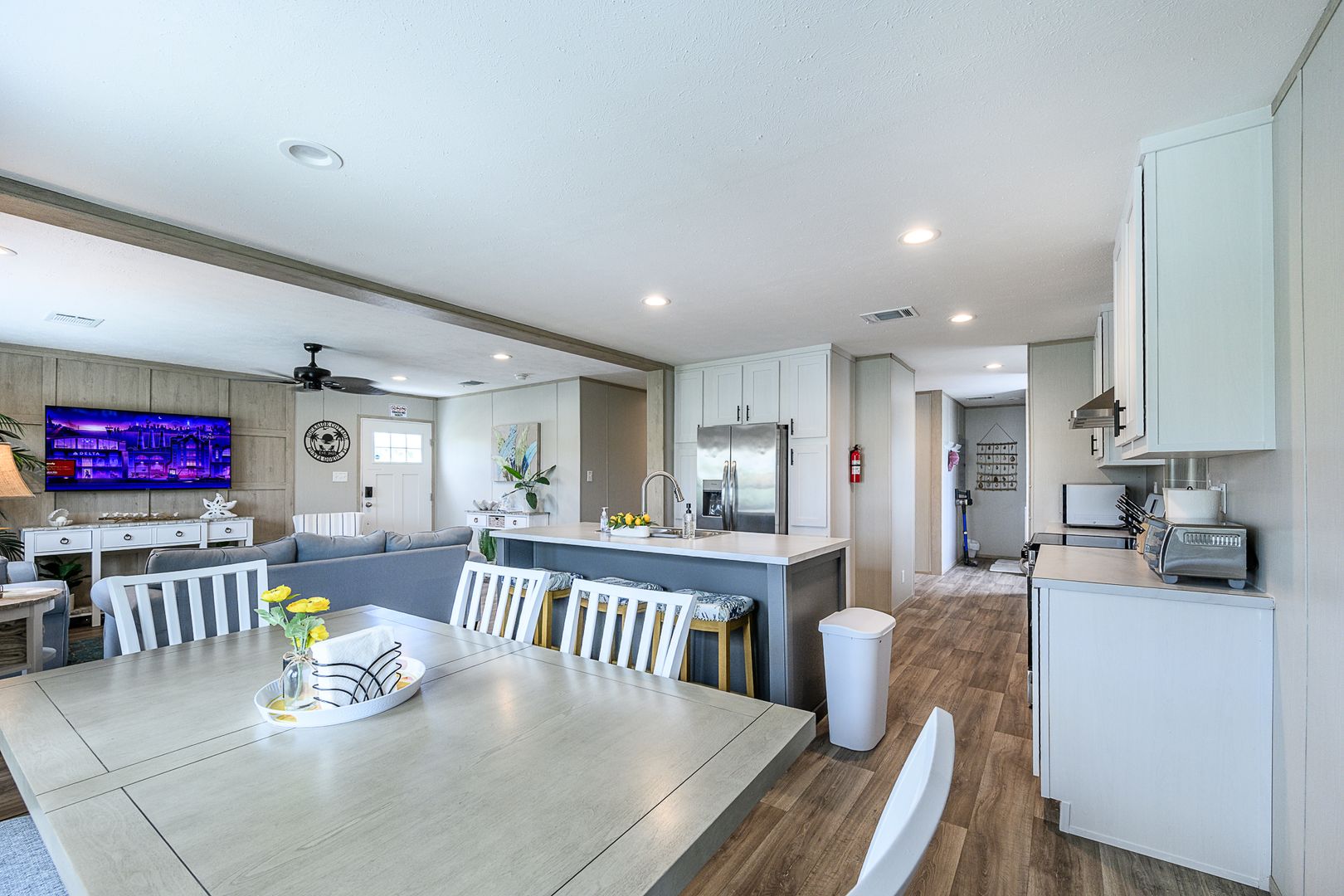 Bayberry Ave 3118 17 of 56