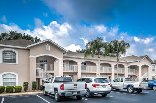 WATERFRONT GROUND FLOOR CONDO CLOSE TO I-75