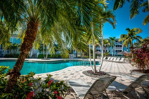 JUST REDUCED!! QUINTESSENTIAL TURNKEY FURNISHED CONDO IN CHARLOTTE HARBOR – photo 1