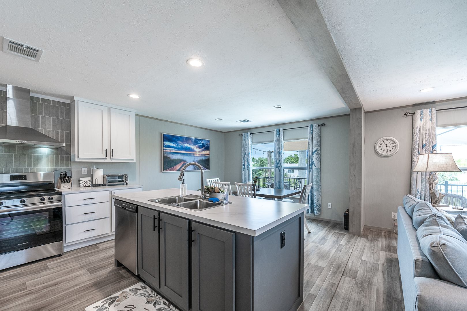 Bayberry Ave 3118 19 of 56