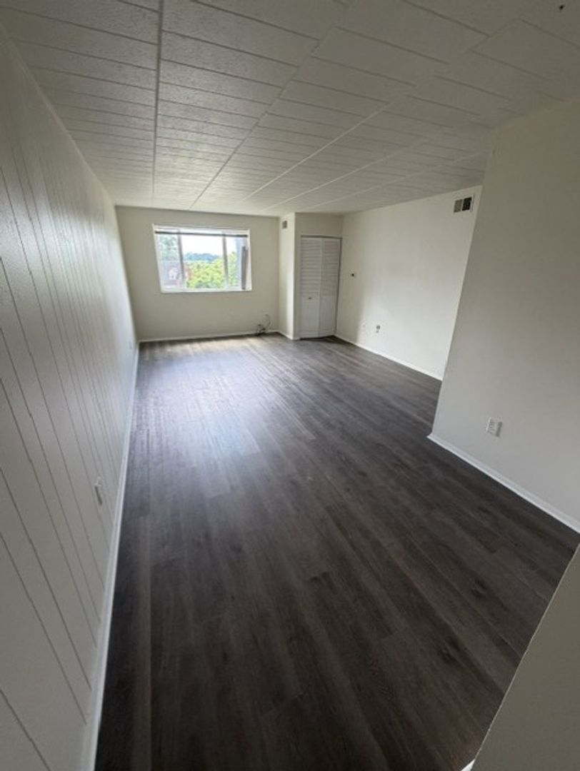 Pittsburgh Apartment: 334 Bascom Ave