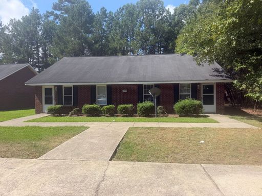 2 Bedroom Garden Apartment - End Unit - New Carpet