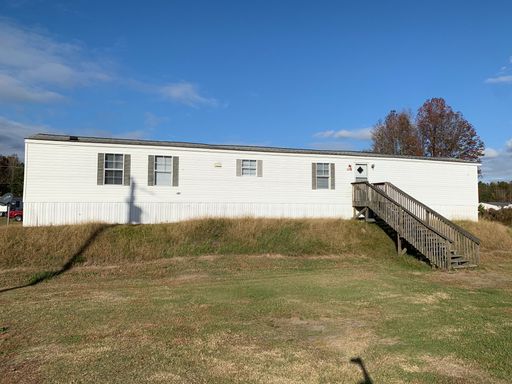 3 Bed / 2 Bath Singlewide off Hwy 33 East