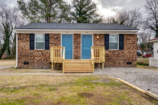 1 Bedroom Duplex - Available NOW