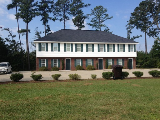 3 Bed / 2 Bath Townhouse