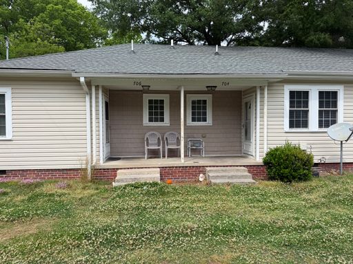 1 Bedroom Renovated Apartment **MOVE IN SPECIAL: $100 OFF FIRST MONTHS RENT**