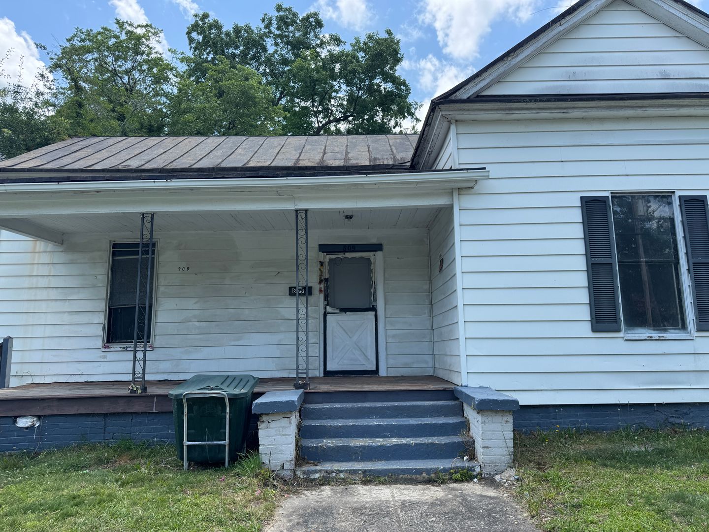 Rocky Mount House: 809 Sunset Avenue