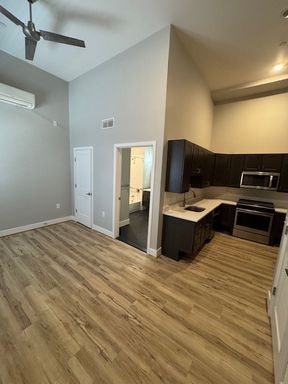 Junior Studio with Full Kitchen Available now – photo 1