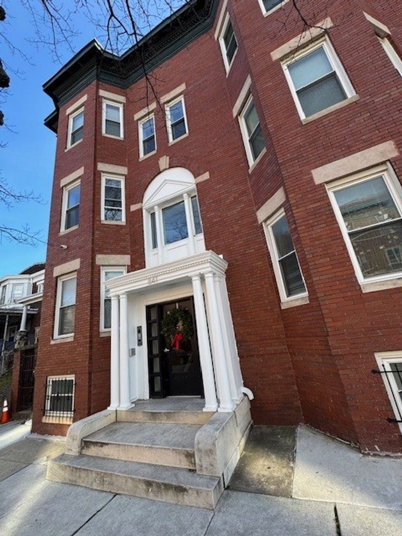 Baltimore Apartment: 841 & 847 Whitelock St