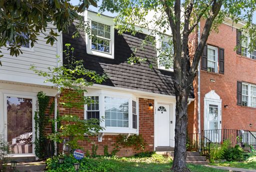 New Renovated 3 Bedroom Townhouse Fredericksburg, Stafford County – photo 1