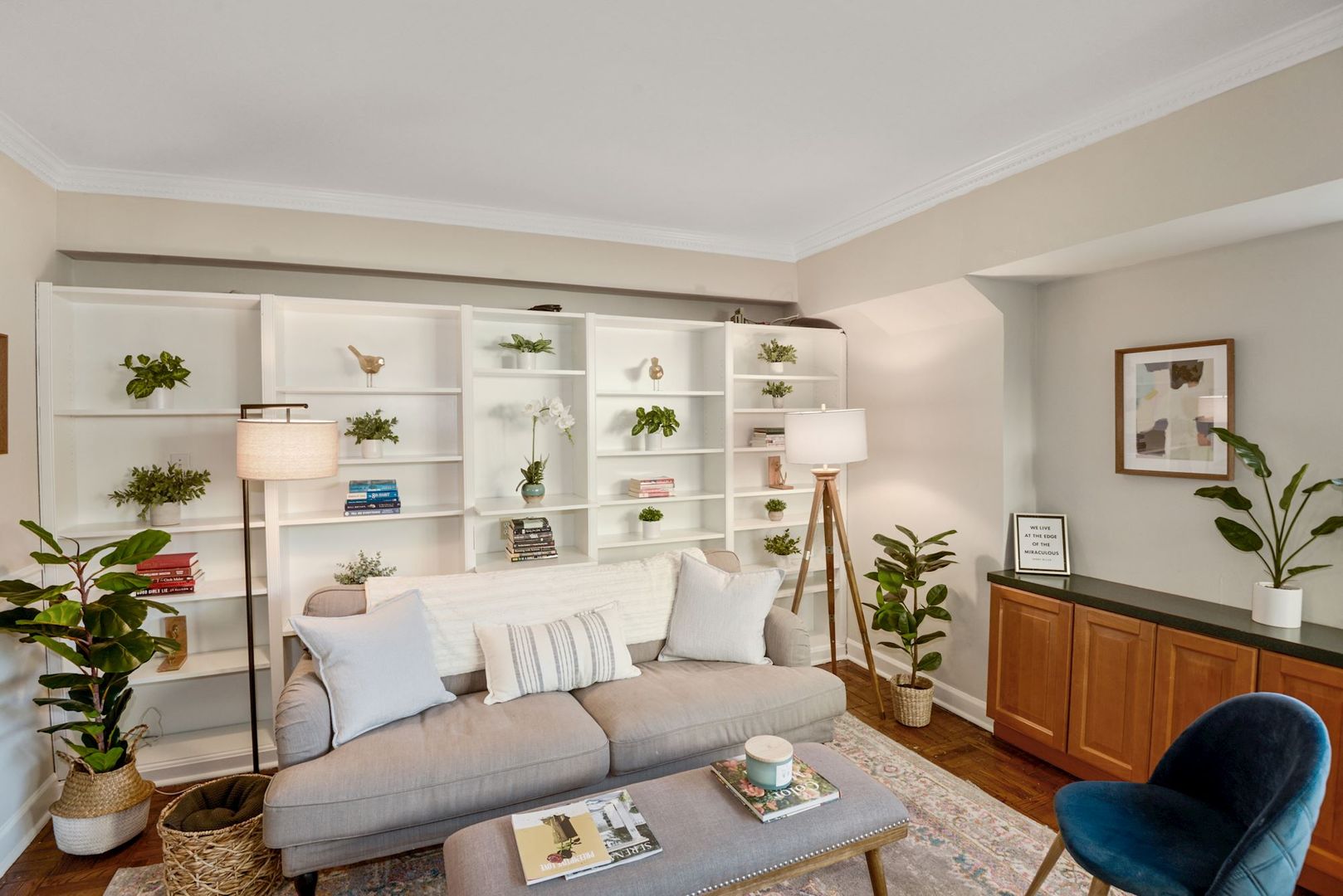 Washington House: 3701 Connecticut Ave NW