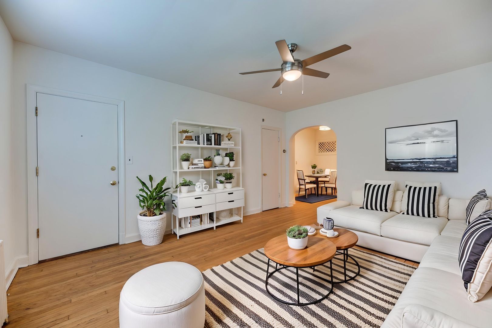 Washington Apartment: 2614 41st Street NW