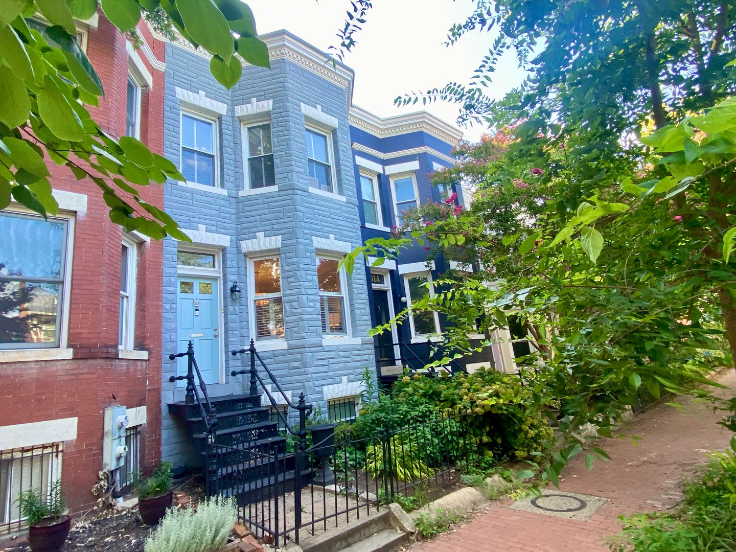 Washington House: 612 4th Street NE