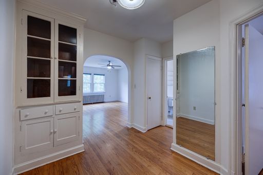 Sunny 2BR Apartment in Glover Park w/Free Parking* – photo 1