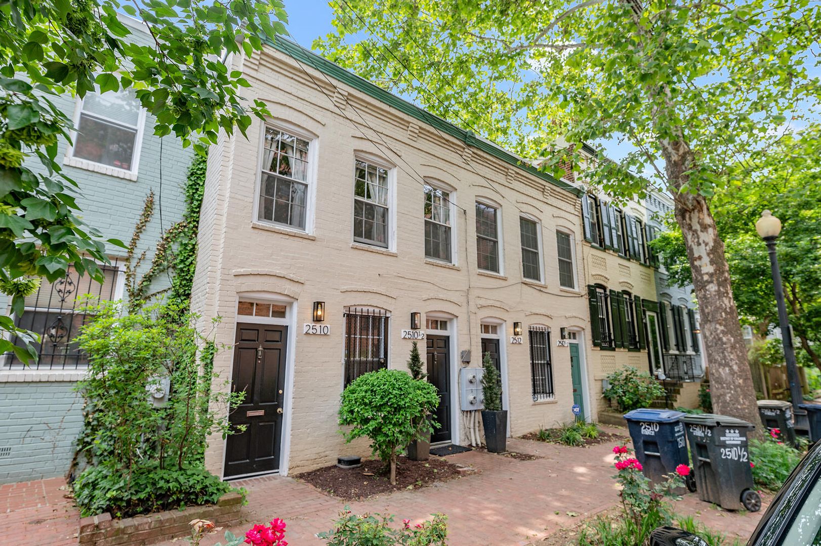 Washington Apartment: 2510 East Place NW