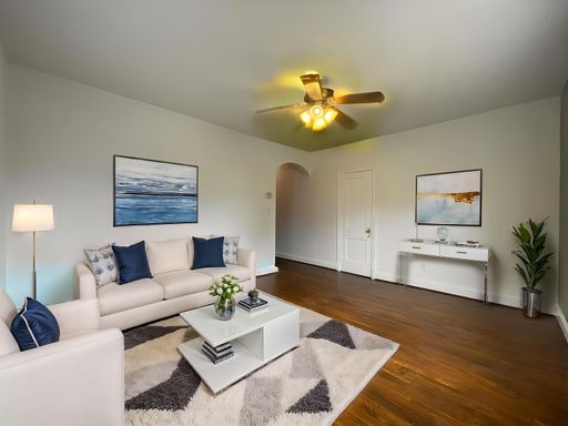 Spacious 2 BR w/ Den & Parking in Brookland – photo 1
