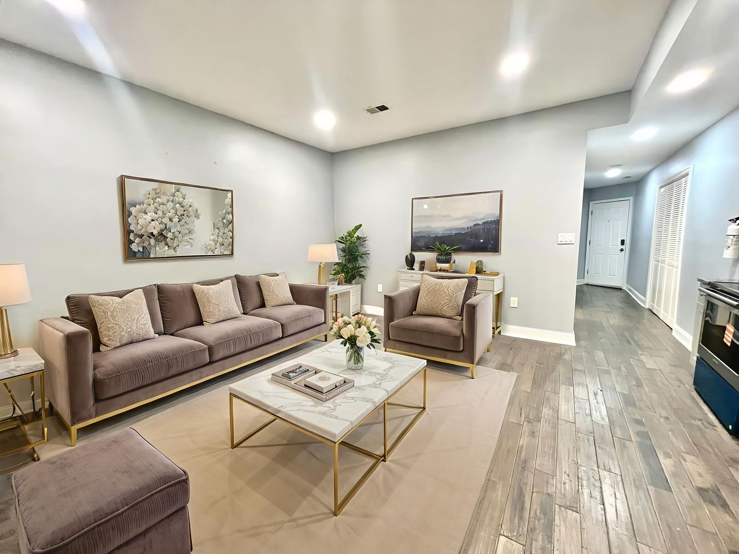 Washington Apartment: 1222 Missouri Ave NW