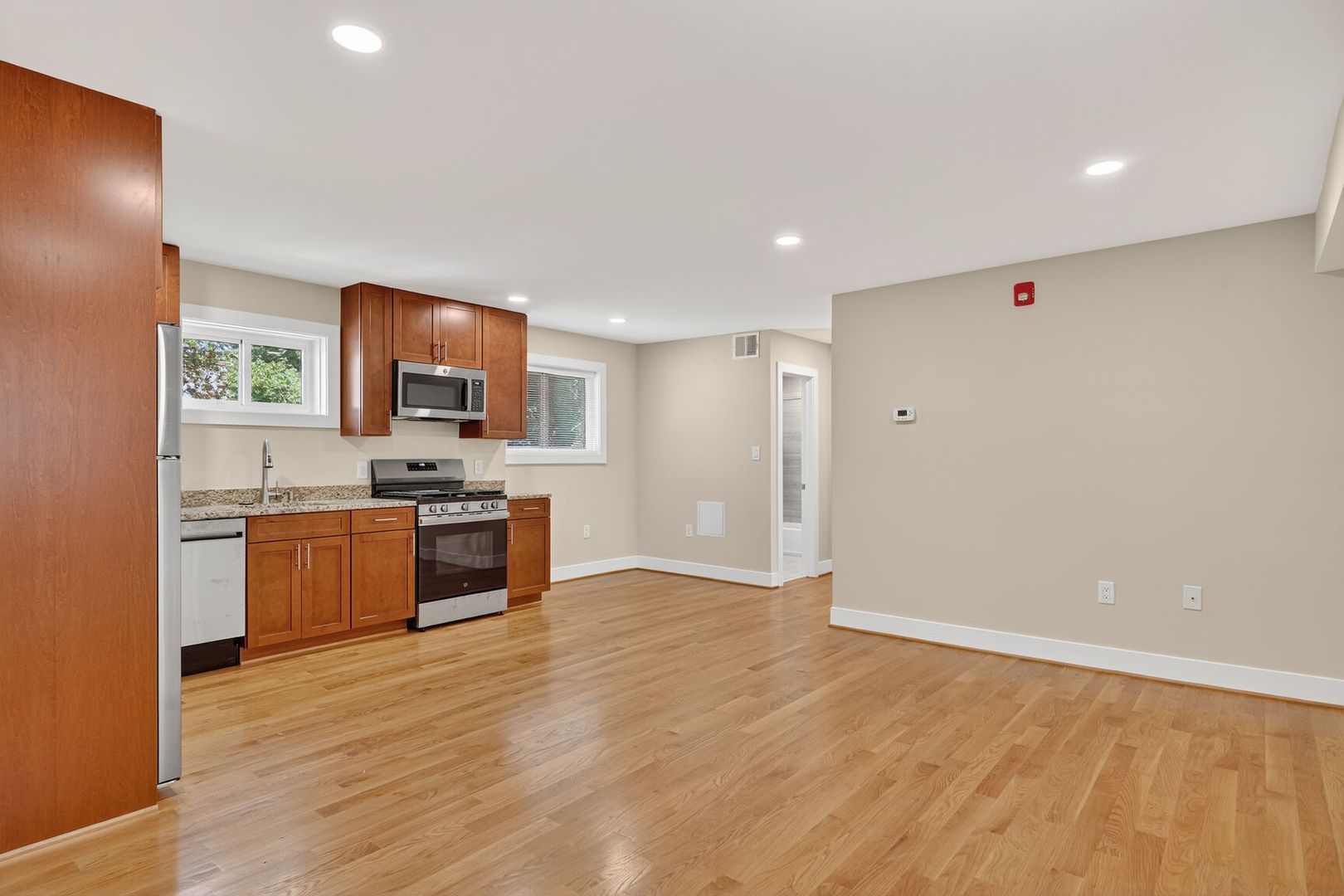 Washington Apartment: 4438 B St SE