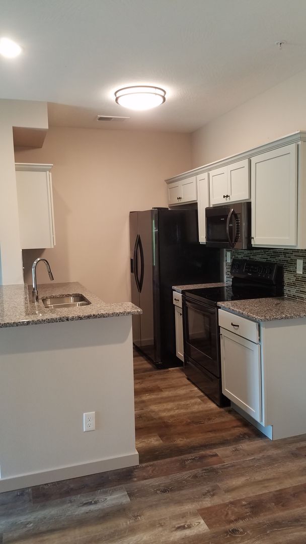 Branson Condo: 325 Majestic Drive #240