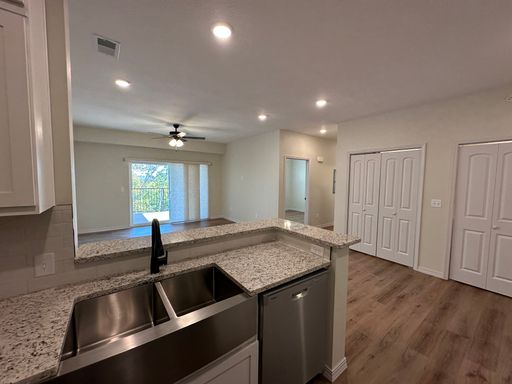 One Bedroom 1 Bath - ASK ABOUT OUR MOVE IN SPECIAL - Everyone likes free rent! – photo 1