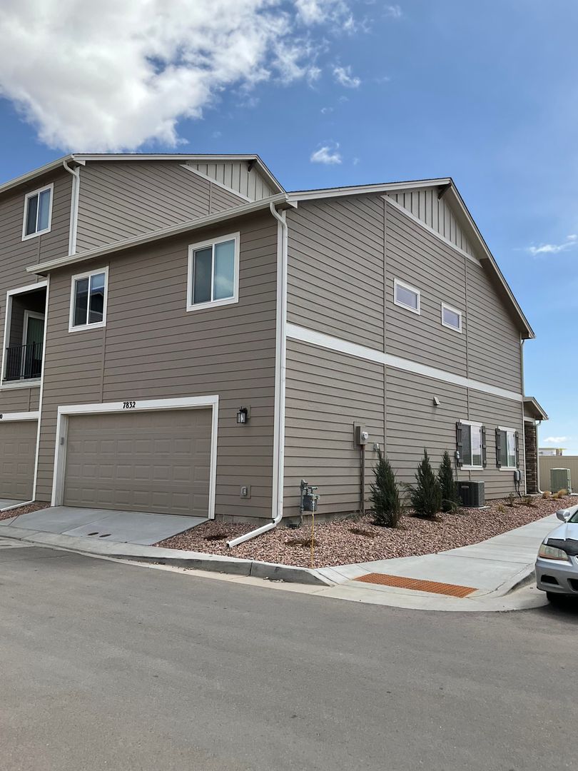 Colorado Springs House: 7832 Woodmen Center Heights