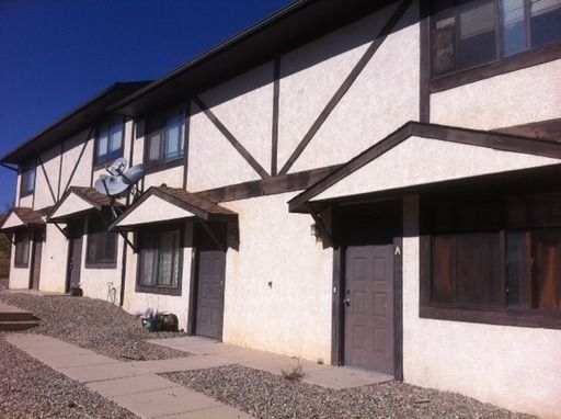 Beautifully Updated Townhome! – photo 1