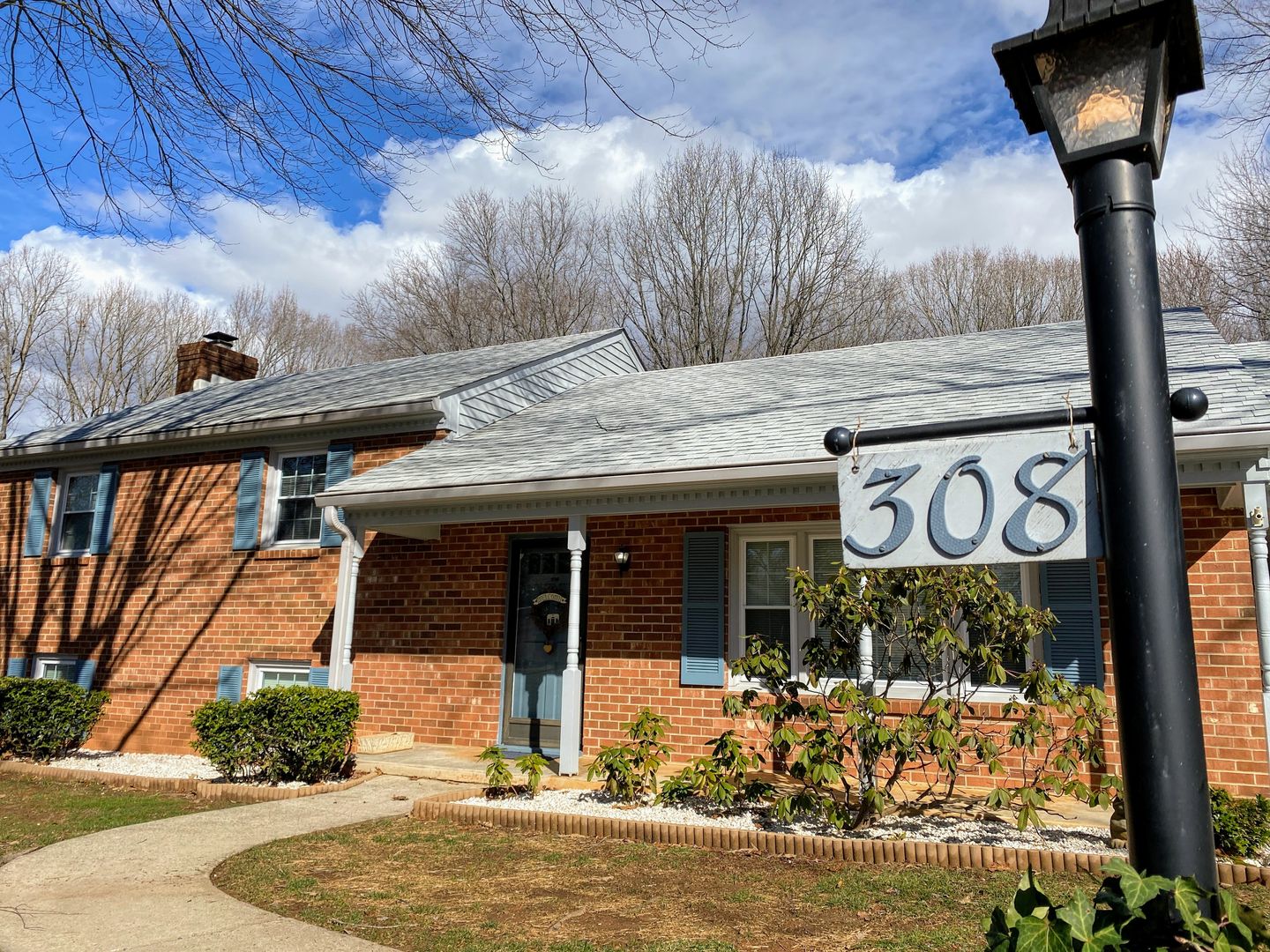 Lynchburg House: 308 College Park Drive
